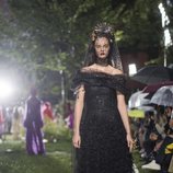 Vestido negro con pedrería de Rodarte primavera/verano 2019 en la New York Fashion Week