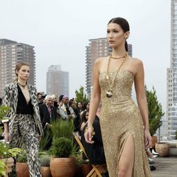 Bella Hadid en el desfile de Oscar de la Renta primavera/verano 2019 en la New York Fashion Week