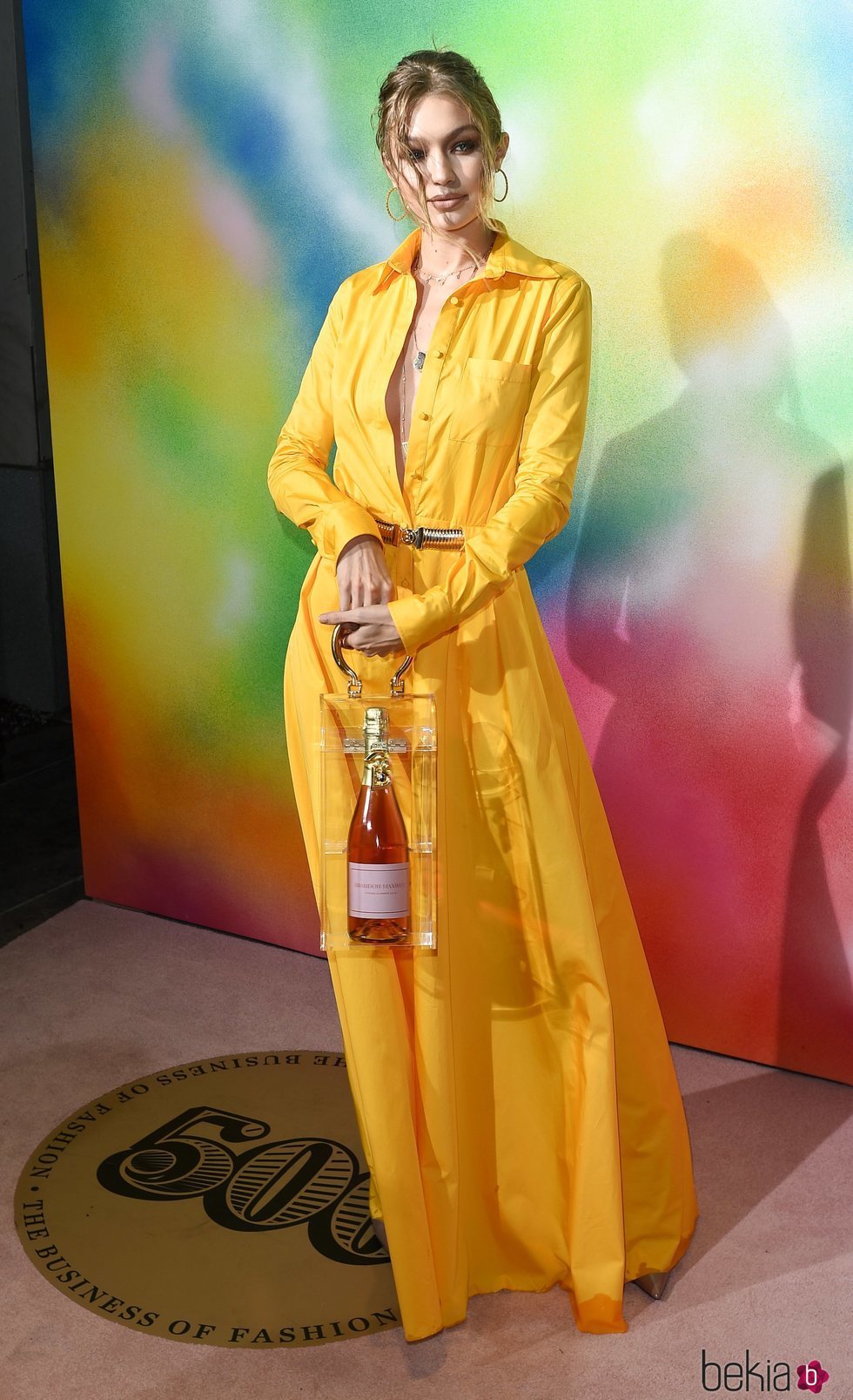 Gigi Hadid con un vestido amarillo en la gala ?Bof 500 Gala & Party?