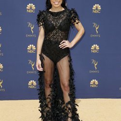Keshia Chante con un vestido de transparencias negro en los Premios Emmy 2018