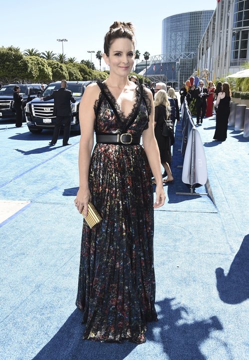 Tina Fey con un vestido de Elie Saab en los Premios Emmy 2018