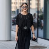 Olivia Palermo con un total black en la Milan Fashion Week