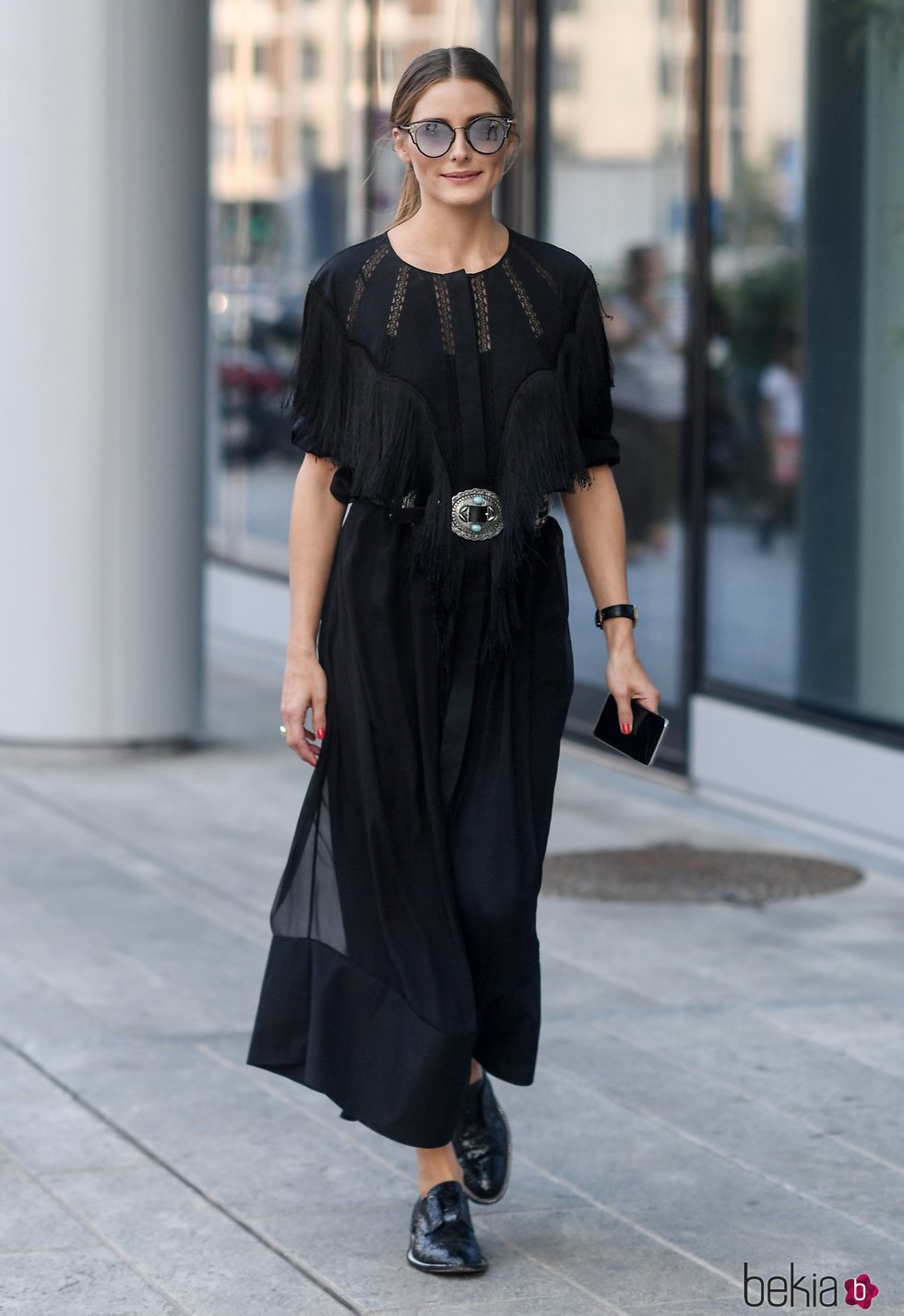 Olivia Palermo con un total black en la Milan Fashion Week