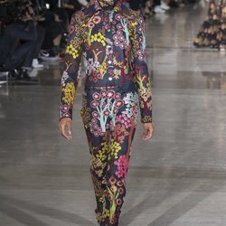 Traje de chaqueta de estampado geométrico de Giambattista Valli primavera/verano 2019 en la Paris Fashion Week