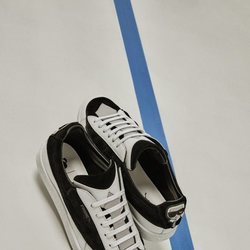 Zapatillas 'Suede 50' de la colección cápsula de Karl Lagerfeld para Puma