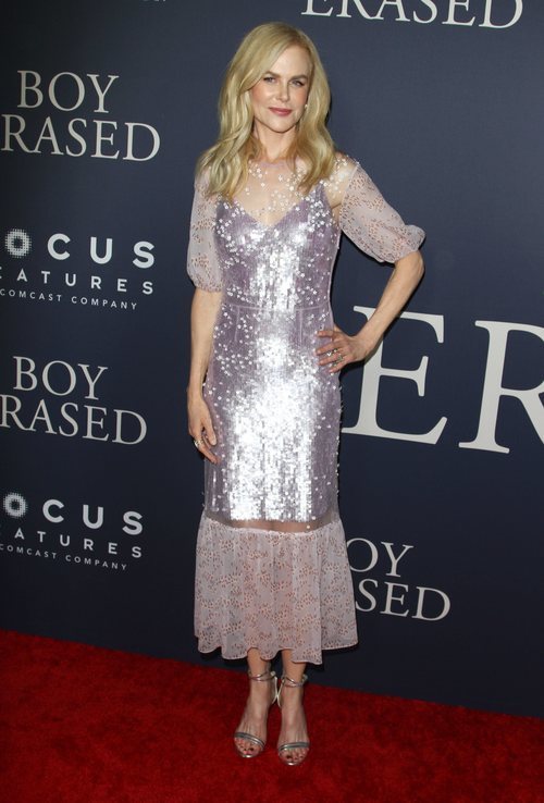 Nicole Kidman posa con un vestido largo de lentejuelas