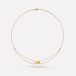 Collar dorado de la colección Coco Crush de Chanel con Keira Knightley 2018