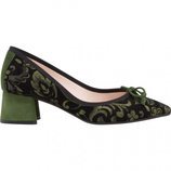 Zapato de tacón medio en color verde y negro de la firma Lodi