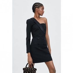 Vestido negro de la colección de Navidad de Zara 2018