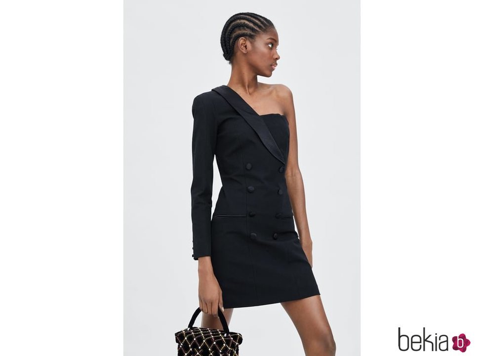 Vestido negro de la colección de Navidad de Zara 2018