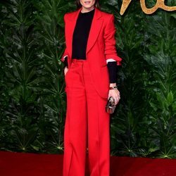 Olivia Palermo luce un traje de Victoria Beckham en los British Fashion Awards 2018