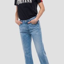 Camiseta negra con el logo de Nirvana de la colección cápsula de Replay 2018
