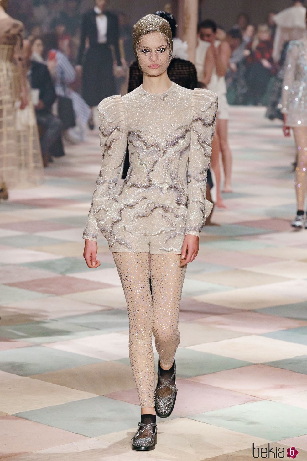 Jumpsuit brillante de la colección de Alta Costura de Christian Dior para primavera/verano 2019 presentada en París