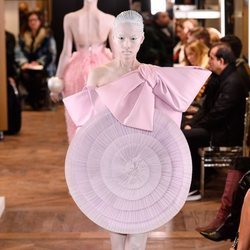 Vestido malva con falda circular de tull de la colección Alta Costura Primavera 2019 de Balmain