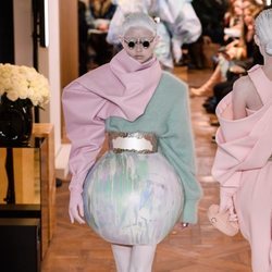 Falda con forma esférica y tonos pastel de la colección Alta Costura Primavera 2019 de Balmain