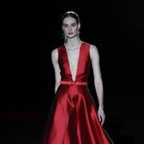 Vestido rojo de la colección otoño/invierno 2019/2020 de Hannibal Laguna