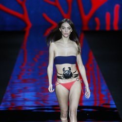 Bikini con cinturón de signo del zodiaco de la colección primavera/verano 2019 de Andrés Sardá