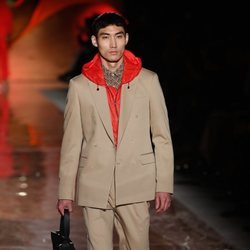 Traje de chaqueta marrón de hombre de la colección primavera/verano 2019 de Pedro del Hierro
