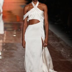 Vestido blanco asimétrico de la colección primavera/verano 2019 de Pedro del Hierro
