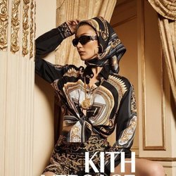 Bella Hadid como imagen de la colaboración de Kith x Versace