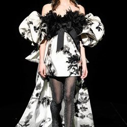 Vestido asimétrico de la temporada de otoño 2019 de Marc Jacobs en la Semana de la Moda de Nueva York 2019