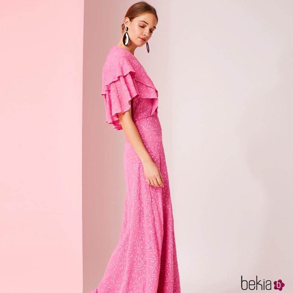 Vestido rosa de la colección de Dolores Promesas colección primavera 2019