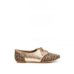 Zapato dorado glitter con estampado animal de Zara