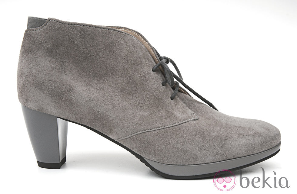 Zapato gris de la firma Ara de la colección Otoño/Invierno 2011/2012