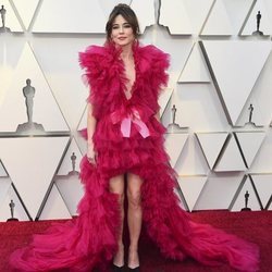 Linda Cardellini con un vestido de tull rosa en la alfombra roja de los Premios Oscar 2019