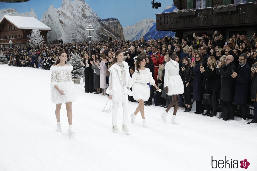 Penélope Cruz desfilando para Chanel para la colección otoño/invierno 2019/2020 en París