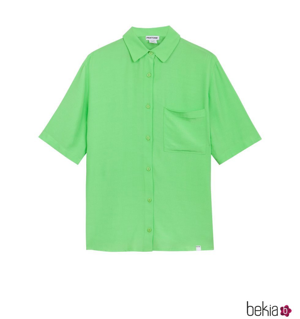 Camisa manga corta verde colección Pantone by Bershka