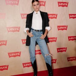Nueva colección de jeans cintura extra alta de Levi's