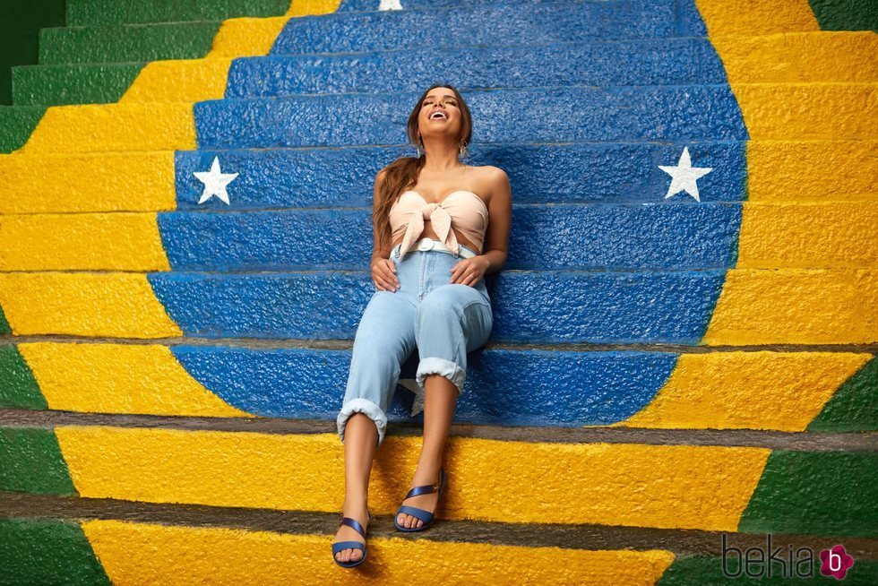 Anitta nueva imagen de la colección Ipanema Primavera-Verano 2019