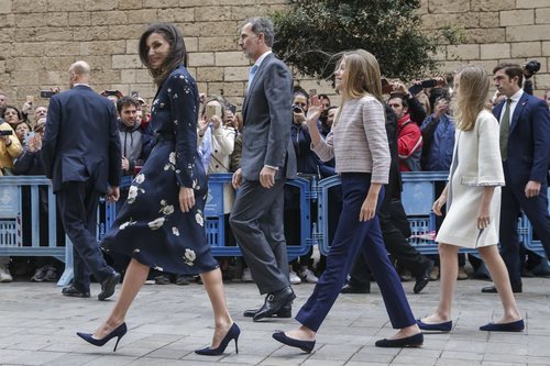 Los Reyes, la Princesa Leonor y la Infanta Sofía durante la Misa de Pascua 2019
