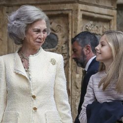 Los looks de la Reina Sofía y la Infanta Sofía en la Misa de Pascua 2019