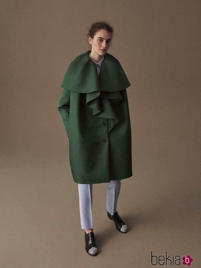 Abrigo verde de la colección otoño/invierno 2019 de Delpozo