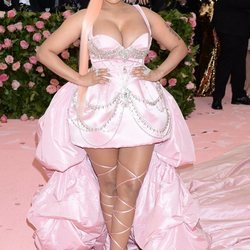Nicki Minaj con un vestido de Prabal Gurung en la alfombra roja de la Gala MET 2019