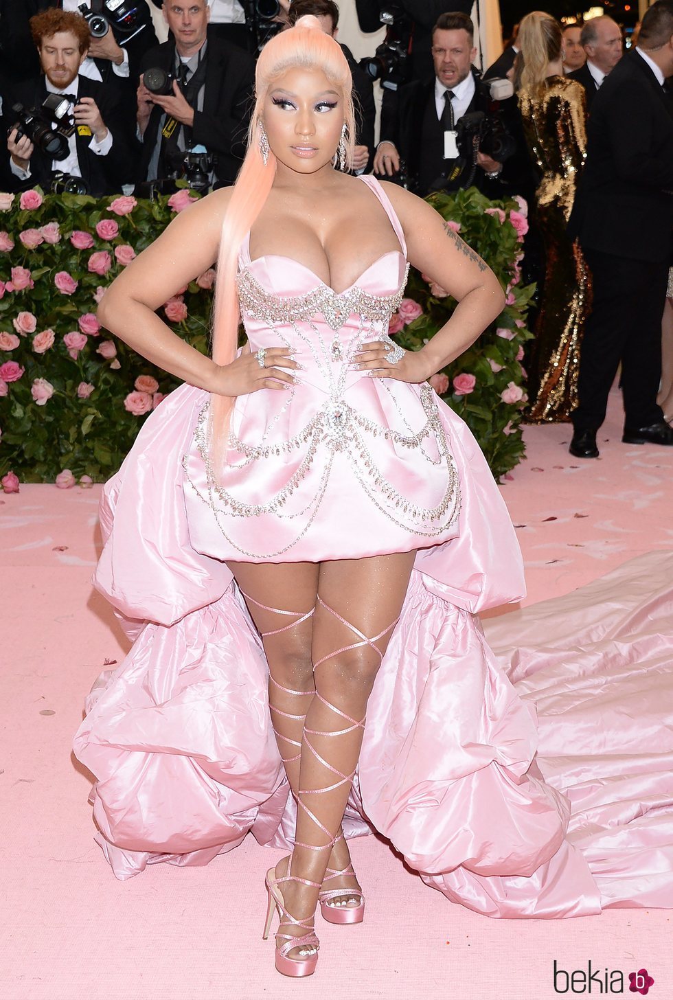Nicki Minaj con un vestido de Prabal Gurung en la alfombra roja de la Gala MET 2019