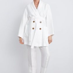 Traje blanco de la colección premamá primavera 2019 de Zara
