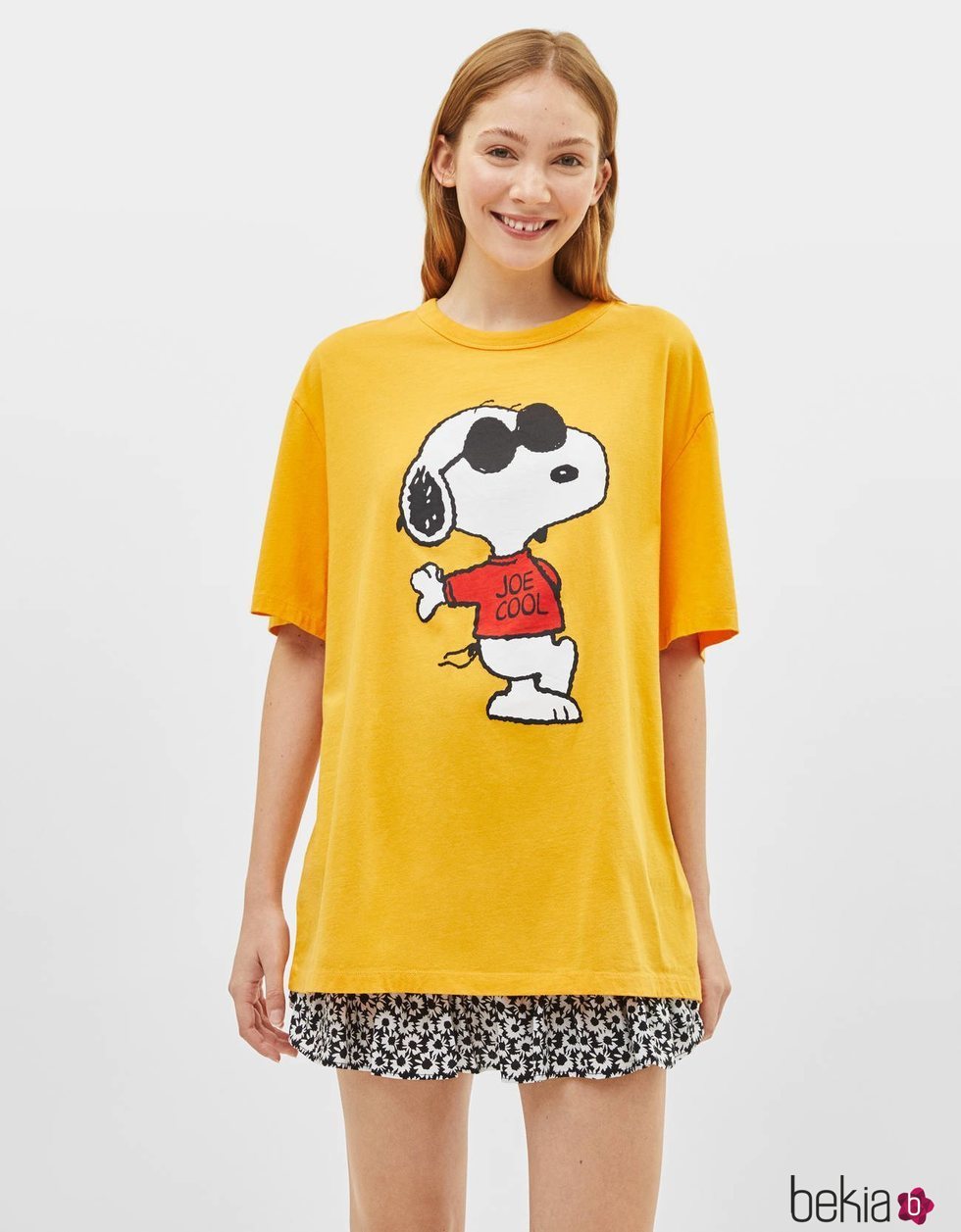 Camiseta de manga corta y estampado de Snoopy para la colección Bershka x Snoopy verano 2019