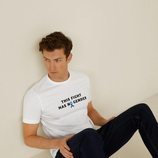 Camiseta blanca con texto de la nueva colección de Mango Man para ayudar a luchar contra el cáncer de próstata