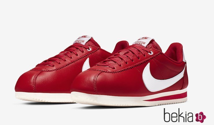 Modelo Cortez en rojo inspirado en Stranger Things para la nueva colección de Nike