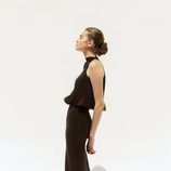 Vestido negro largo con efecto de dos piezas por los volantes de la cintura de la nueva colección de 'Shopie et Voilà'