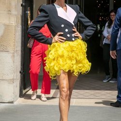 Céline Dion vestida de Ronald van Derkemp en París
