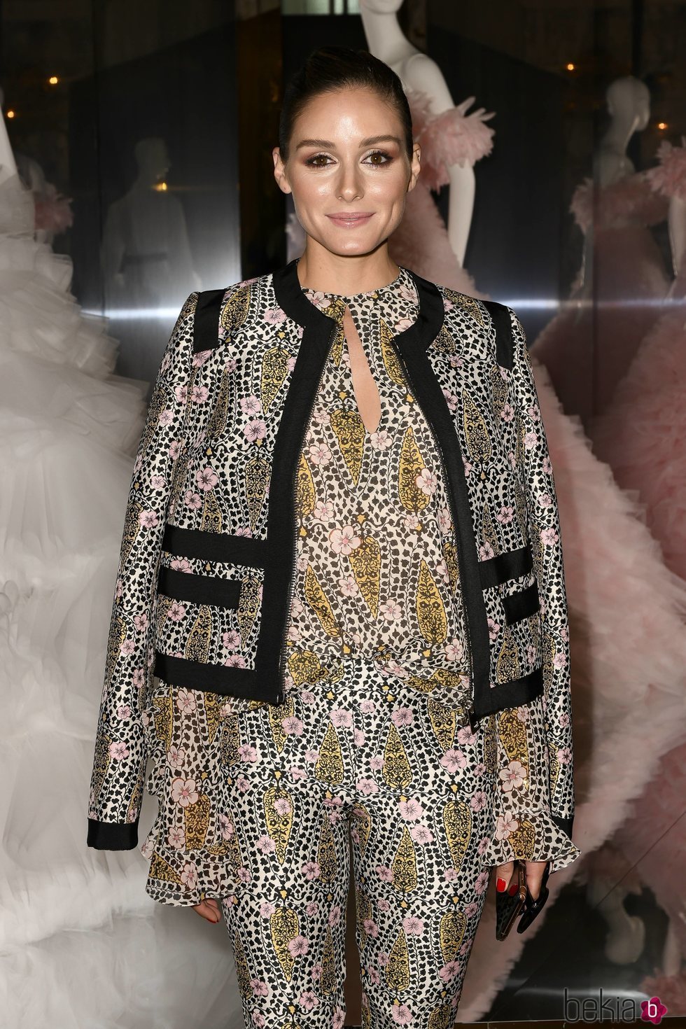 Olivia Palermo con total look floral en el desfile de Giambattista Valli en la Fashion Week de París