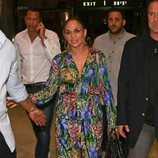 Jennifer Lopez y su animal print aterrizan en Tel Aviv, lista para un concierto multitudinario