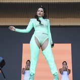 Rosalía clausura el festival Lollapalooza de Chicago 2019 vestida de Dominnico