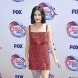 Lucy Hale con un vestido corto y brillante en los Teen Choice Awards 2019