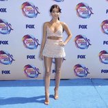 Sarah Hyland vestida con transparencias en los Premios Teen Choice 2019