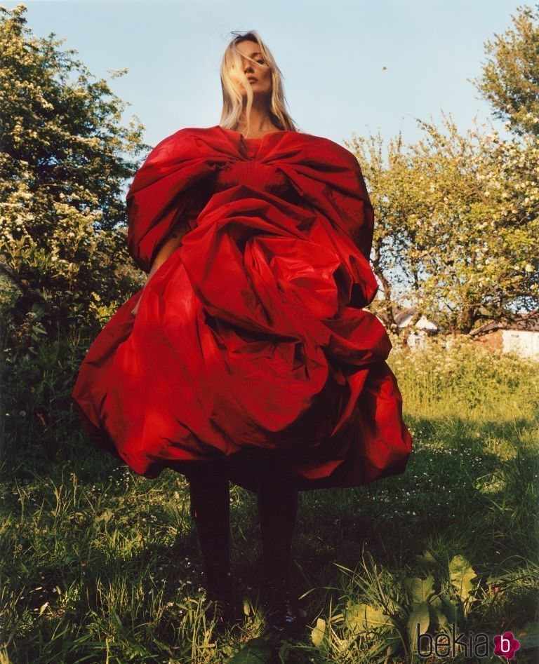 Vestido rojo de la colección otoño/invierno 2019 de Alexander McQueen